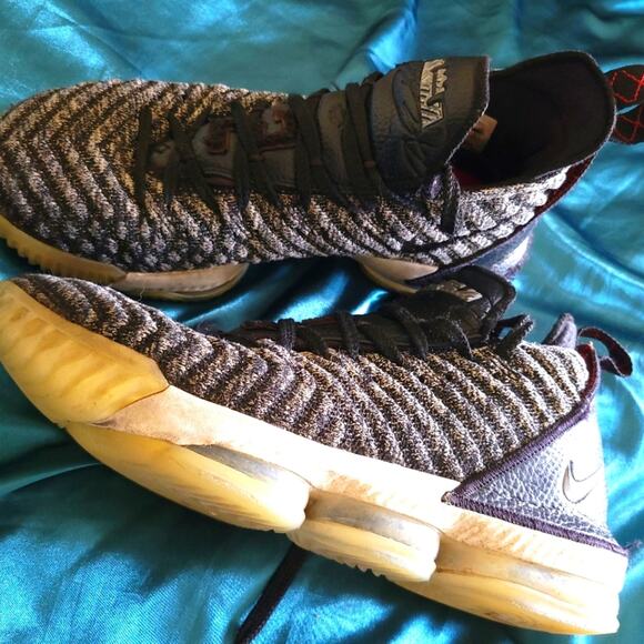 💚Nike LeBron 16 XVI Shoes Men Size 8.5 Oreo Grey Black White A02588-006 - Picture 3 of 11